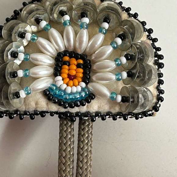 4/$100 BOLO TIE Beaded Floral Design Accessory 34 Inches 🥰 - Picture 3 of 7